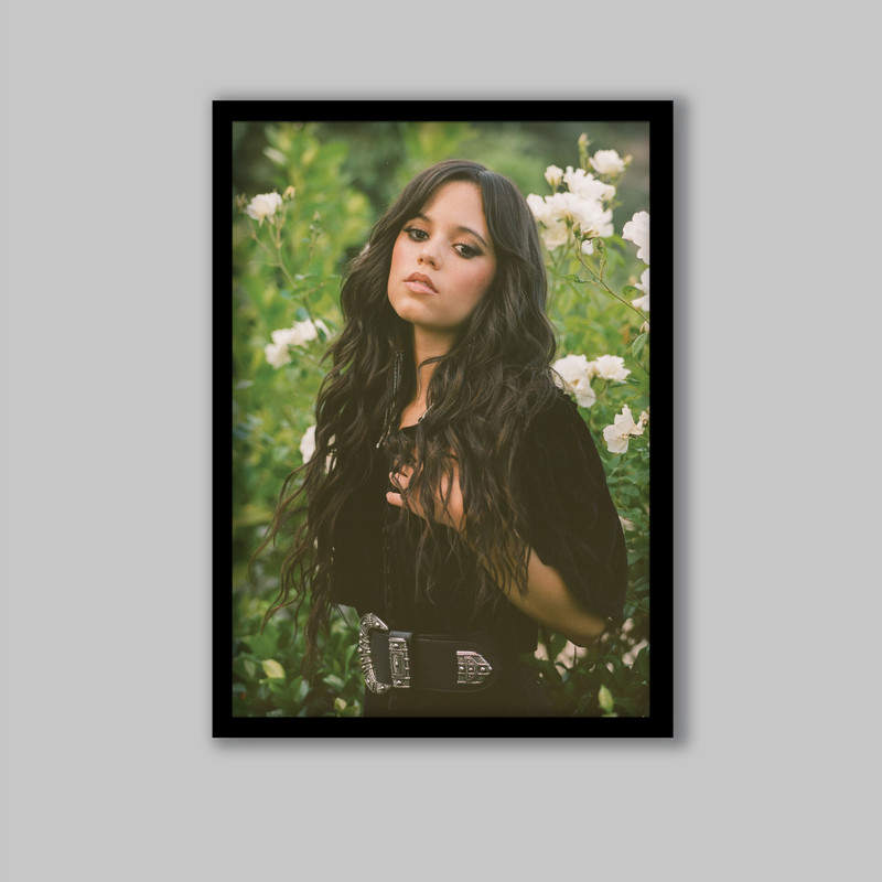 تابلو مدل جنا اورتگا Jenna Ortega کد LA-G10766-2